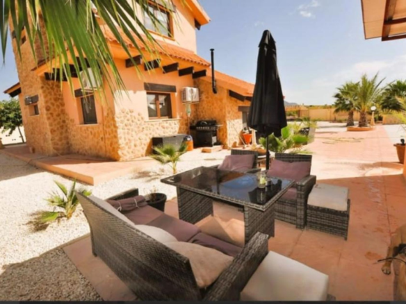5-bedroom Detached Villa In Pinoso, Spain (300 M²)