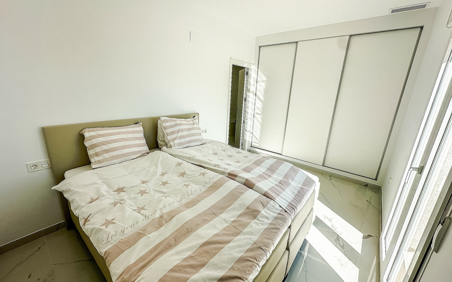 4-bedroom Detached Villa In Sax, Spain (180 M²)