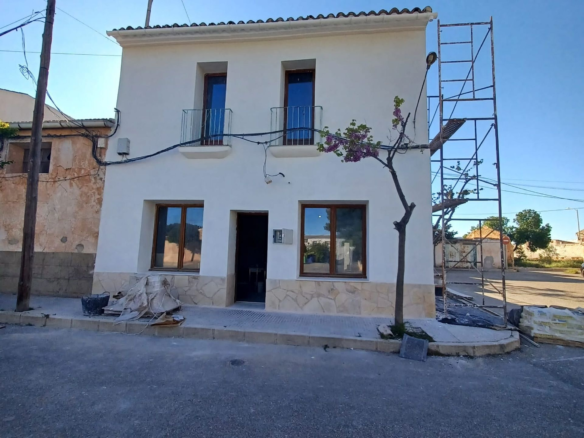 4-bedroom Country House In Pinoso, Spain