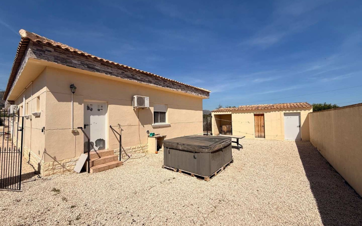 3-bedroom Detached Villa In Macisvenda, Spain (166 M²)