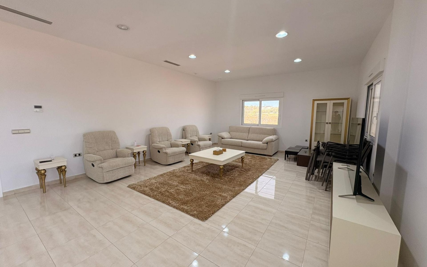 4-bedroom Detached Villa In Pinoso, Spain (209 M²)