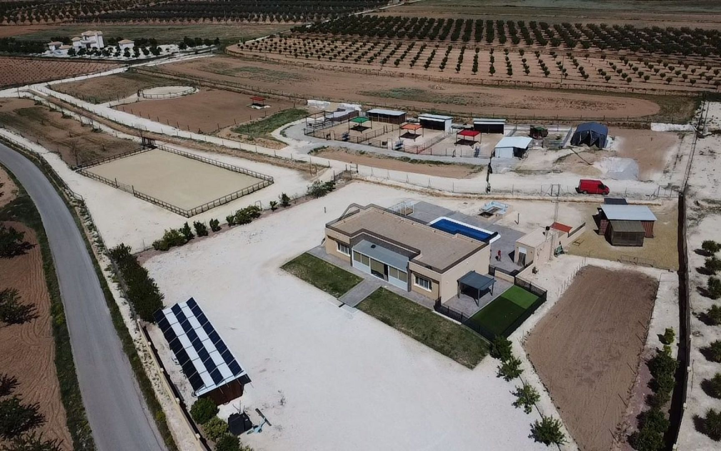 3-bedroom Detached Villa In Pinoso, Spain (200 M²)