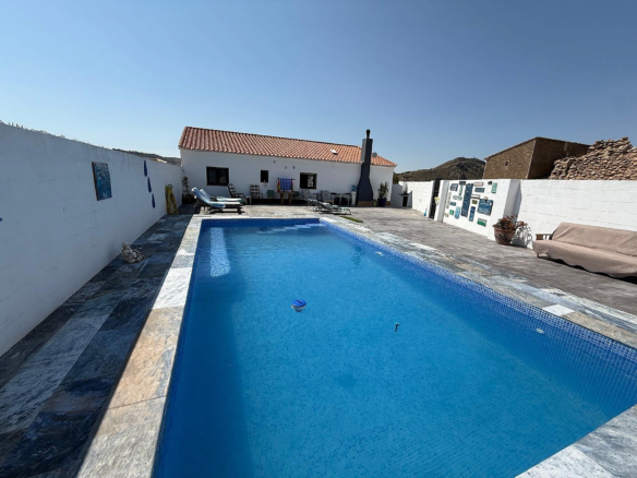 3-bedroom Detached Villa In Caudete, Spain (150 M²)
