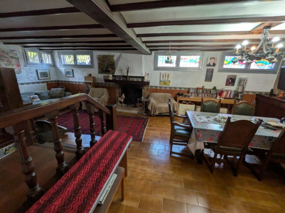6-bedroom Detached Villa In Petrer, Spain (339 M²)