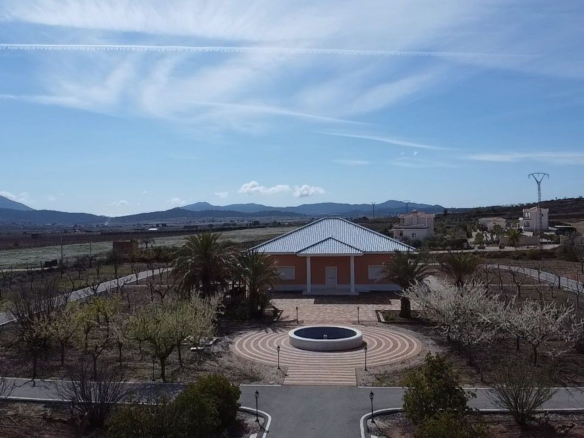 4-bedroom Detached Villa In Pinoso, Spain (209 M²)