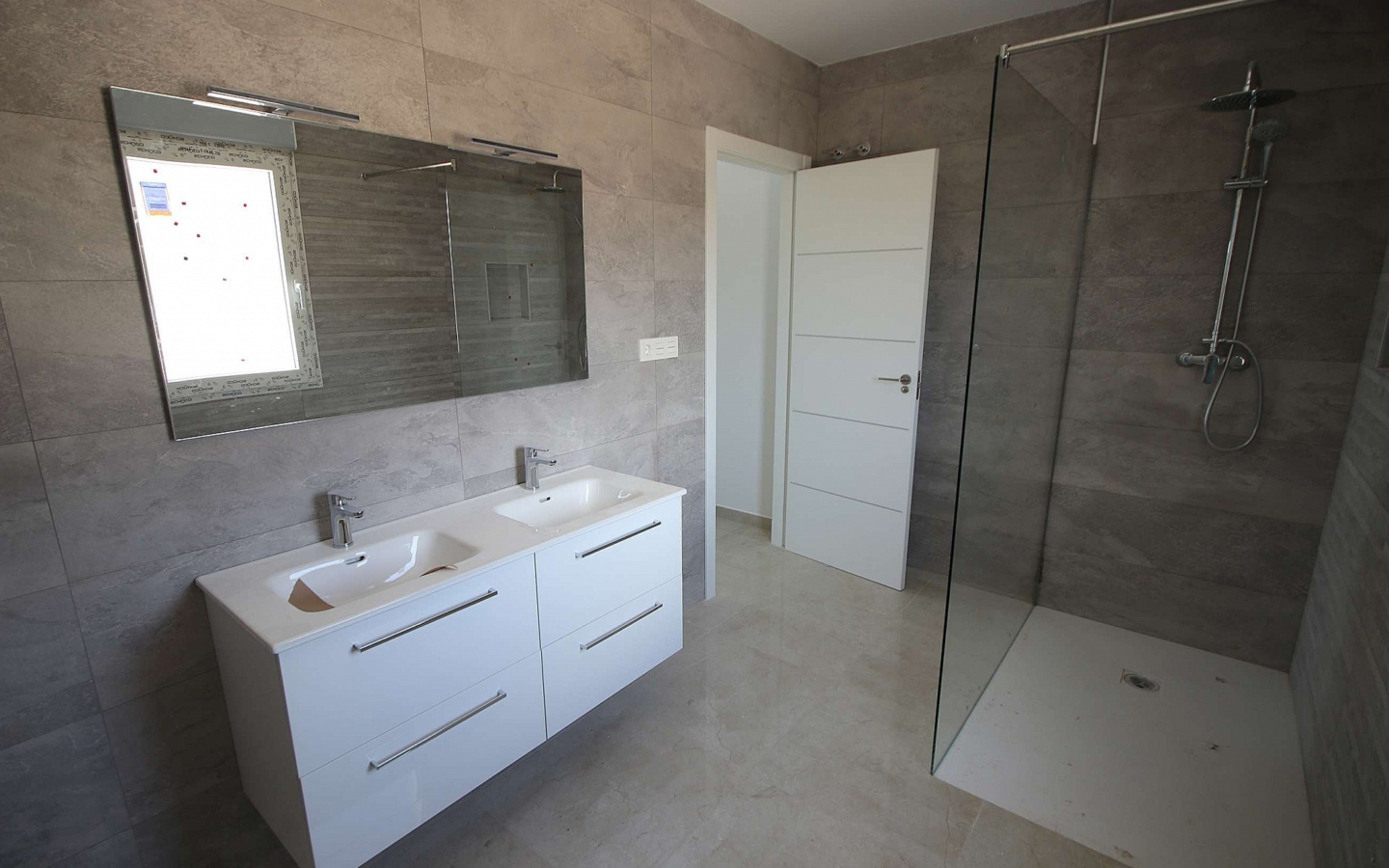 4-bedroom Detached Villa In Sax, Spain (220 M²)