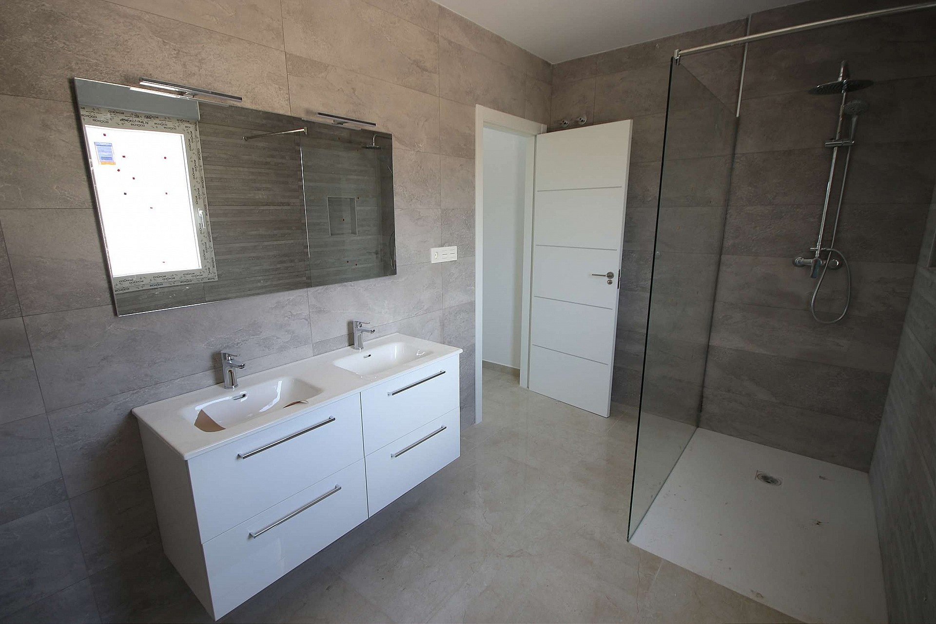 4-bedroom Detached Villa In Sax, Spain (220 M²)