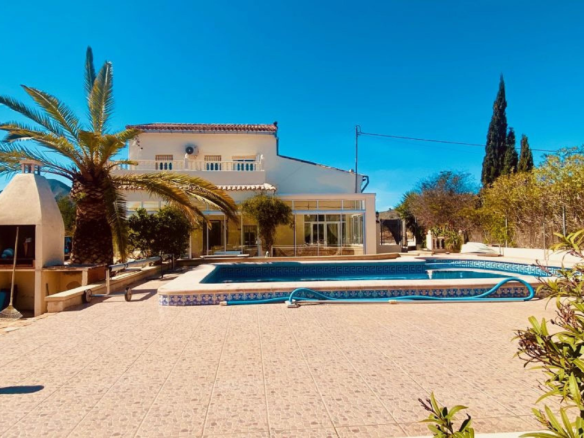 5-bedroom Country House In El Cantón, Spain (308 M²)