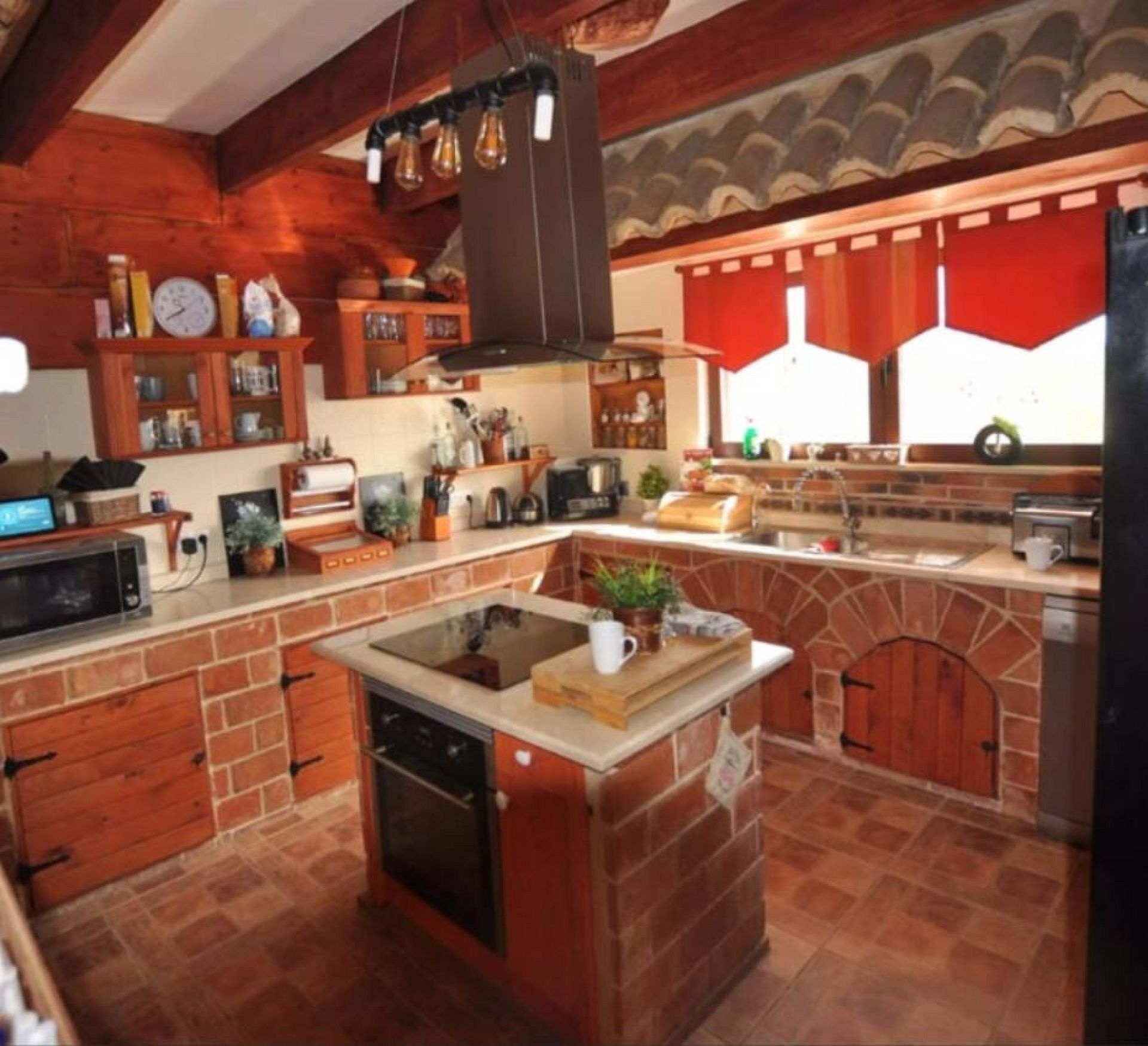 5-bedroom Detached Villa In Pinoso, Spain (300 M²)
