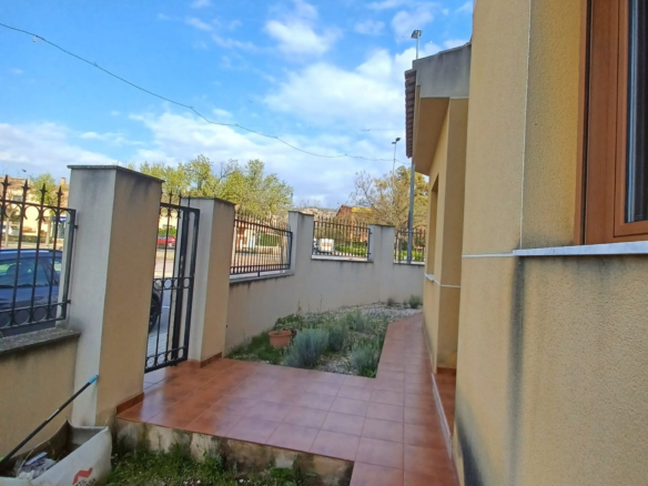 4-bedroom Townhouse In Pinoso, Spain (159 M²)