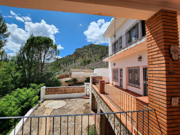 10-bedroom Country House In Jalance, Spain (811 M²)