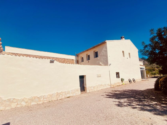 5-bedroom Country House In El Cantón, Spain (308 M²)