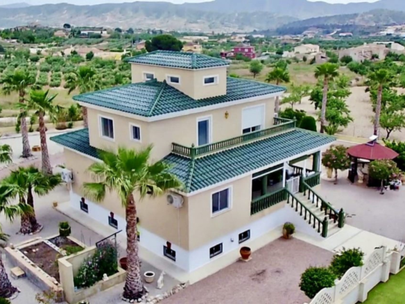 4-bedroom Detached Villa In Macisvenda, Spain (305 M²)