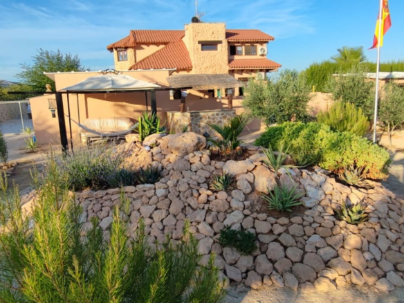 5-bedroom Detached Villa In Pinoso, Spain (300 M²)