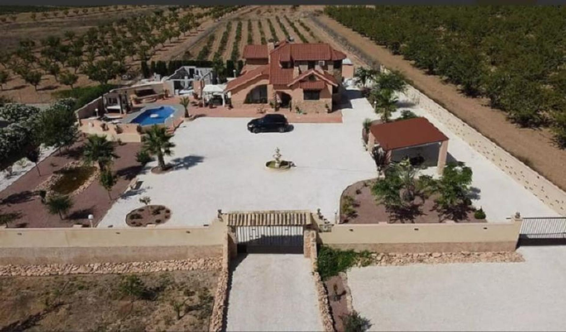 5-bedroom Detached Villa In Pinoso, Spain (300 M²)