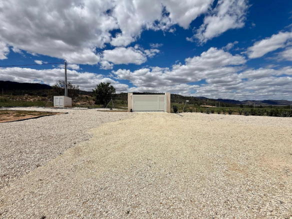 3-bedroom Detached Villa In Salinas, Spain (130 M²)