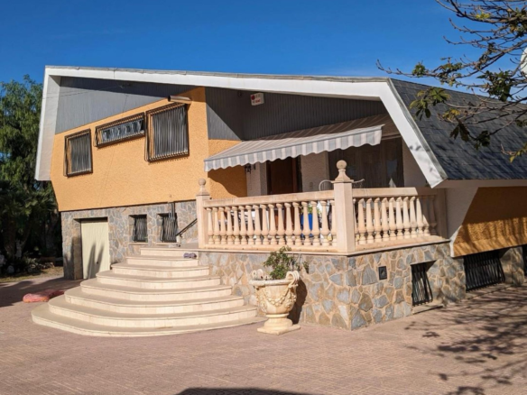 6-bedroom Detached Villa In Petrer, Spain (339 M²)