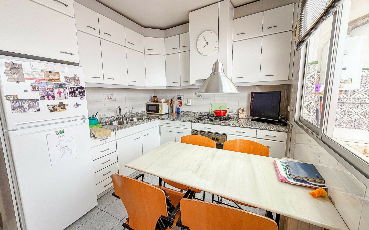 4-bedroom Townhouse In Yecla, Spain (200 M²)