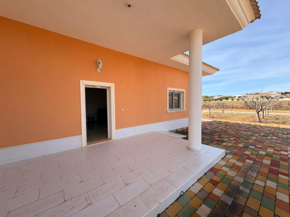 4-bedroom Detached Villa In Pinoso, Spain (209 M²)