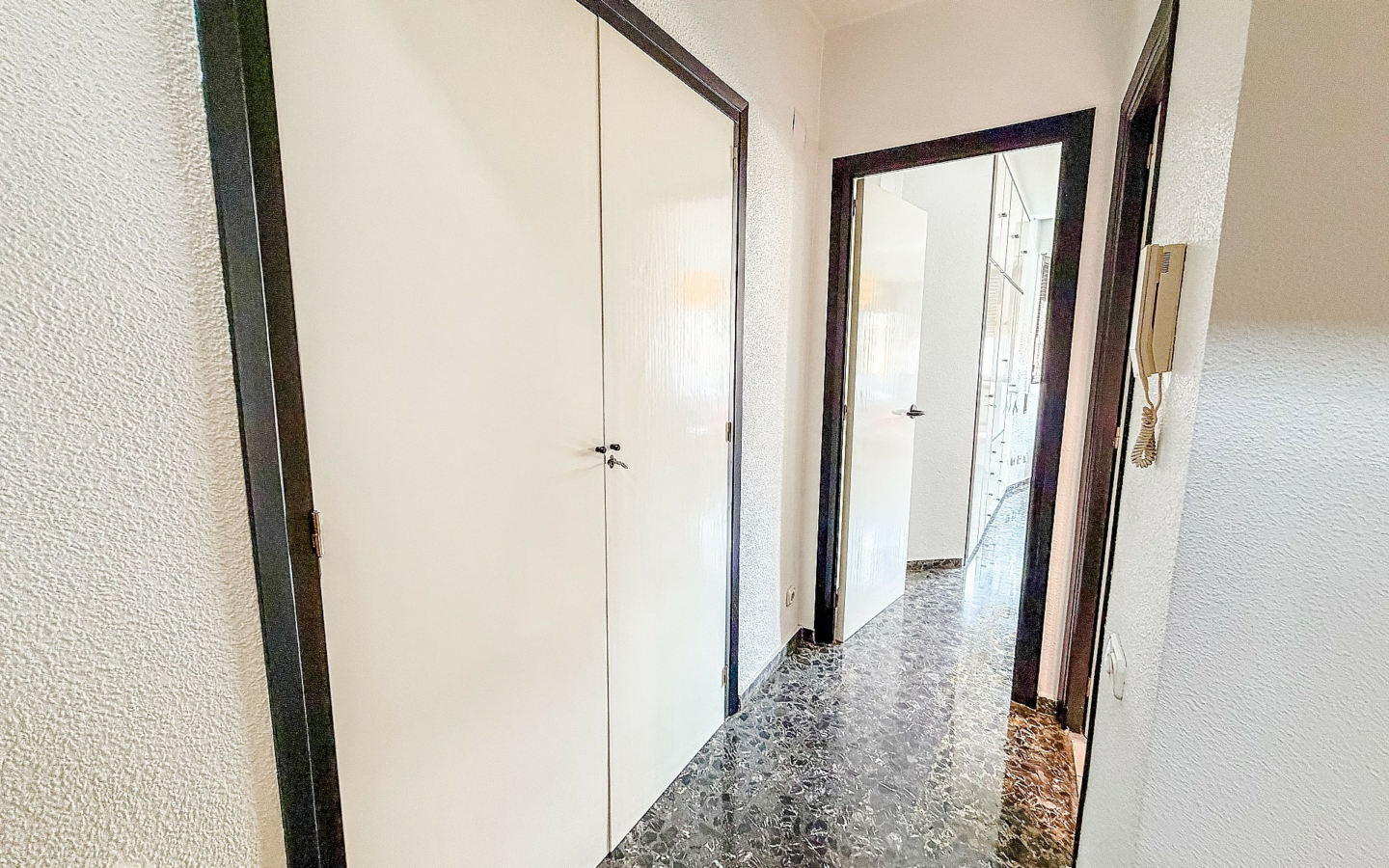 4-bedroom Townhouse In Yecla, Spain (200 M²)