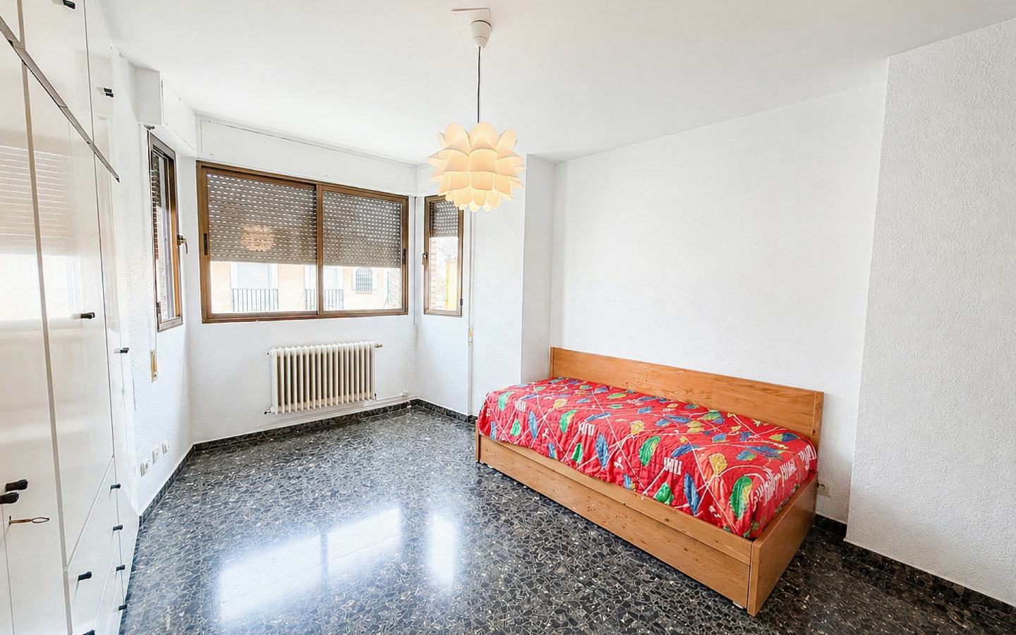 4-bedroom Townhouse In Yecla, Spain (200 M²)