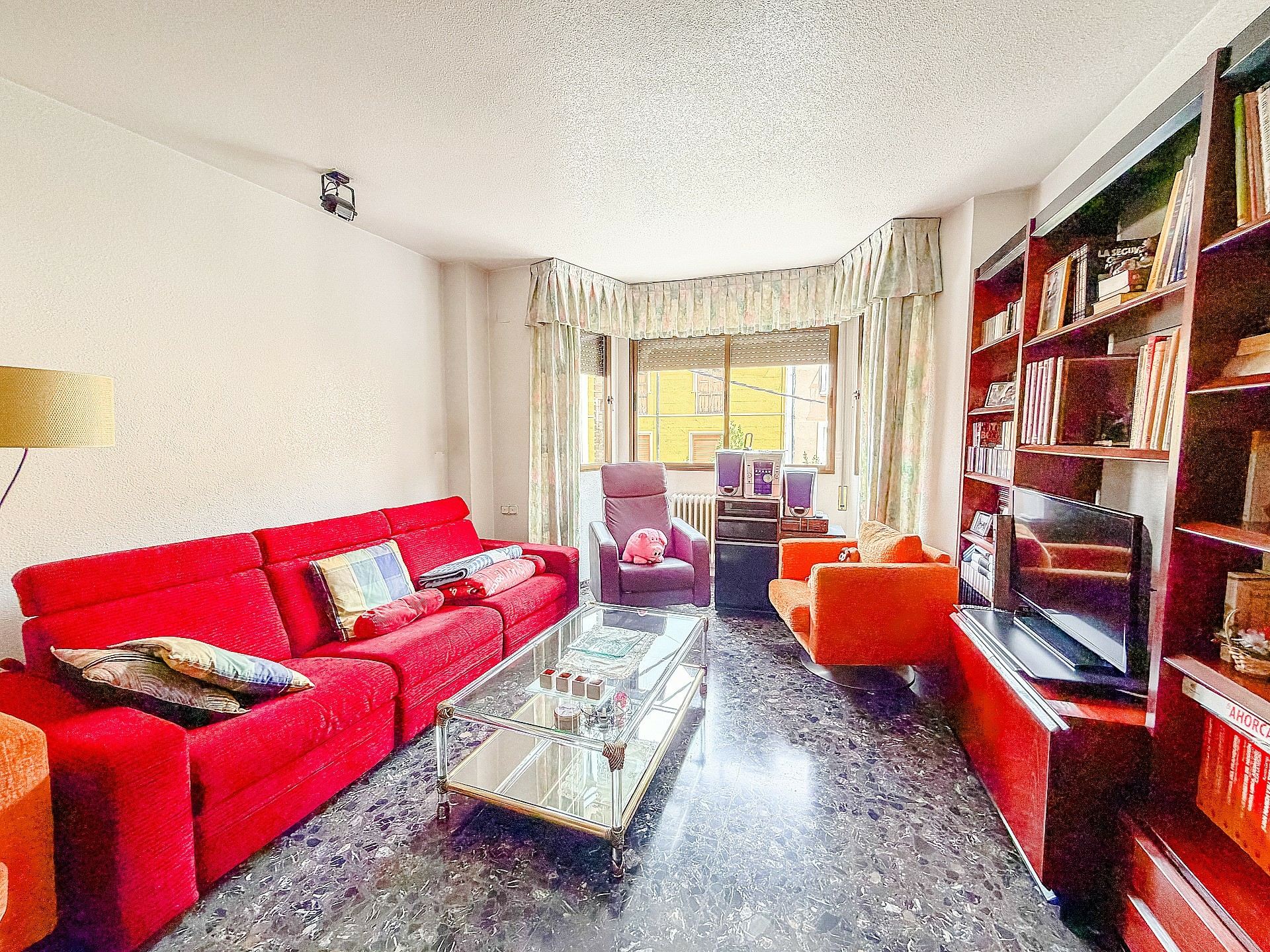 4-bedroom Townhouse In Yecla, Spain (200 M²)