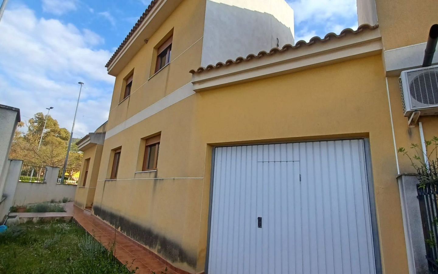 4-bedroom Townhouse In Pinoso, Spain (159 M²)
