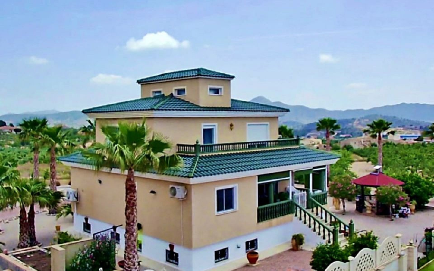 4-bedroom Detached Villa In Macisvenda, Spain (305 M²)