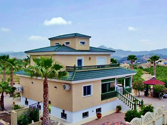 4-bedroom Detached Villa In Macisvenda, Spain (305 M²)