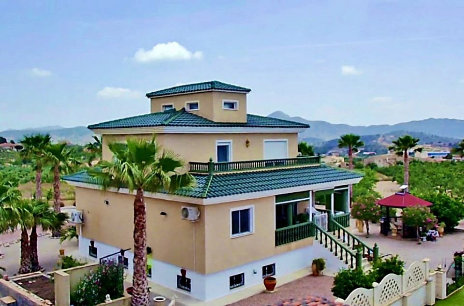 4-bedroom Detached Villa In Macisvenda, Spain (305 M²)