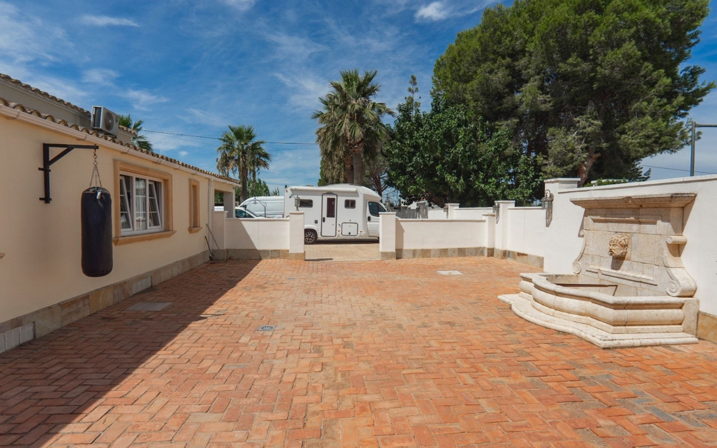 6-bedroom Detached Villa In Heredades, Spain (299 M²)