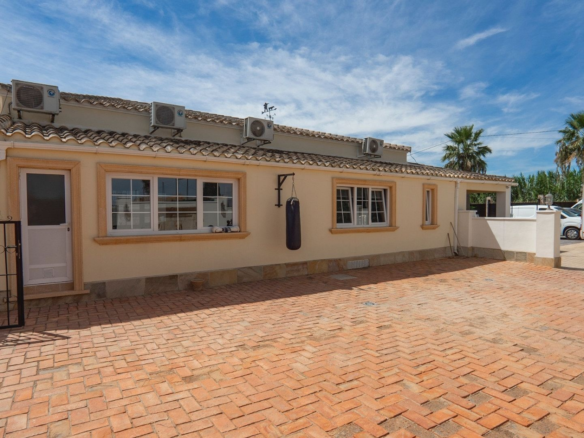 6-bedroom Detached Villa In Heredades, Spain (299 M²)