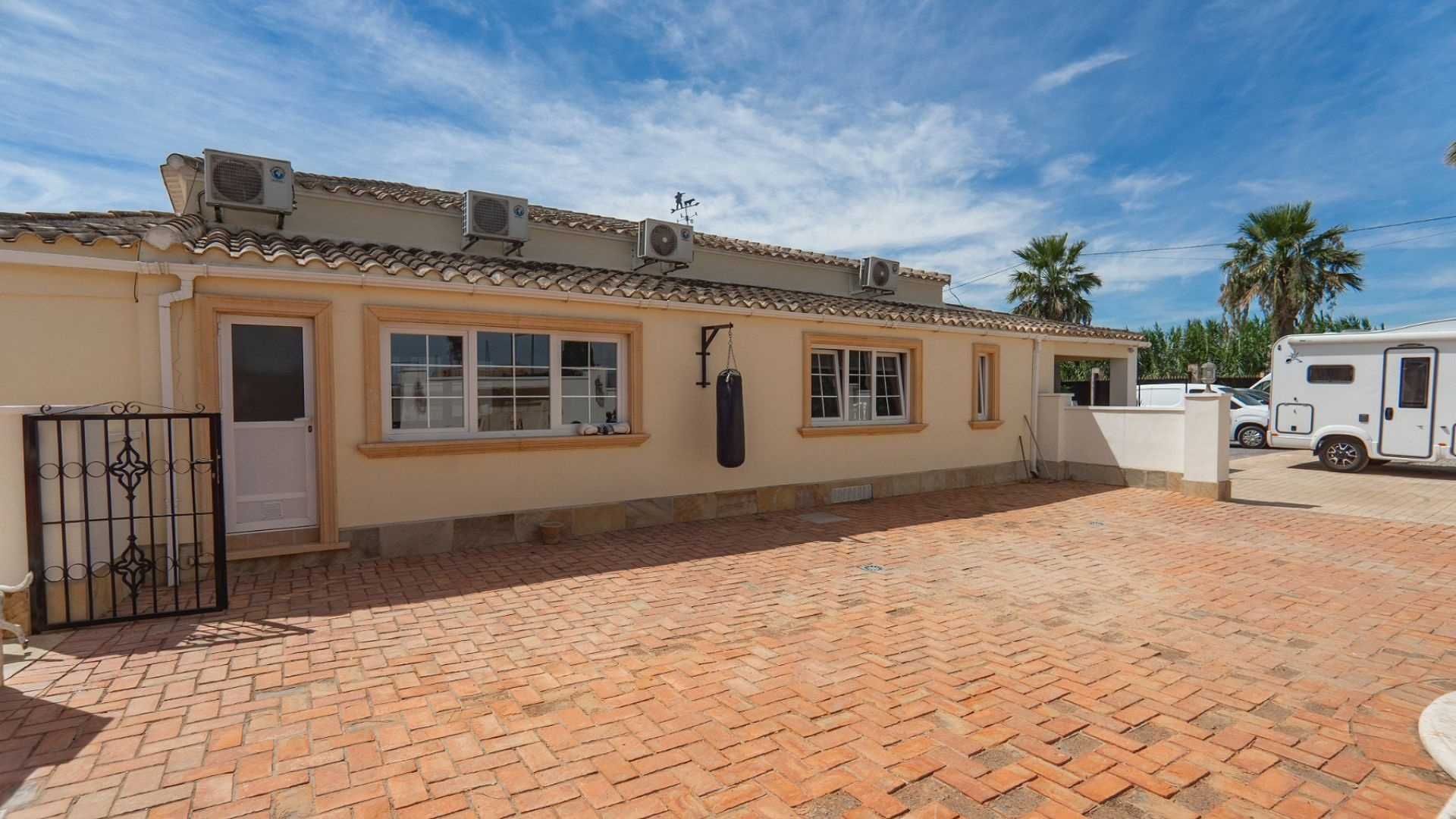 6-bedroom Detached Villa In Heredades, Spain (299 M²)