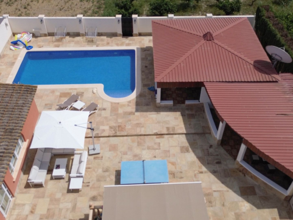 6-bedroom Detached Villa In Heredades, Spain (299 M²)