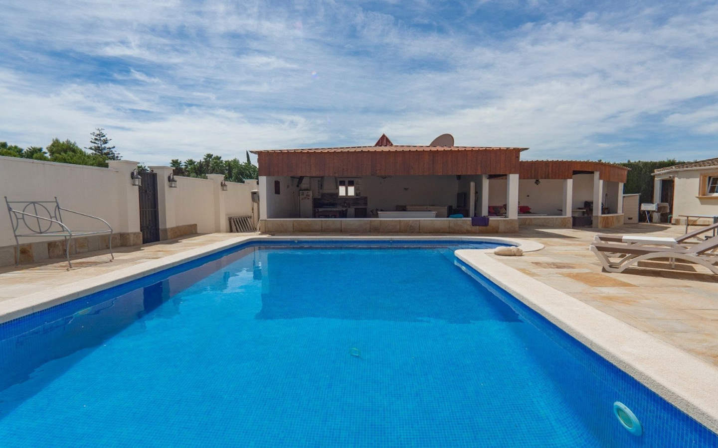6-bedroom Detached Villa In Heredades, Spain (299 M²)