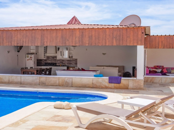 6-bedroom Detached Villa In Heredades, Spain (299 M²)