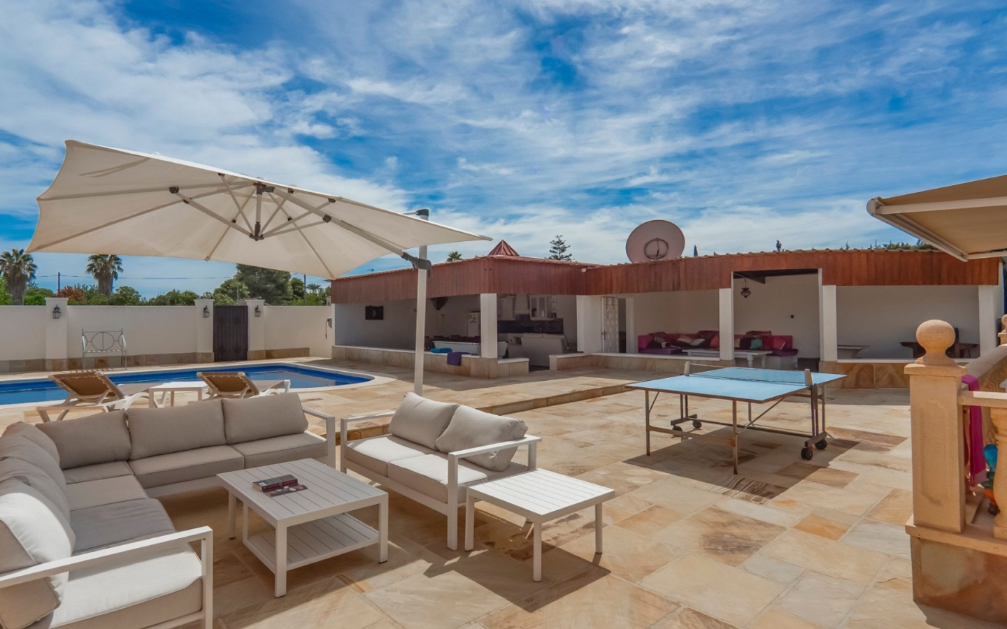 6-bedroom Detached Villa In Heredades, Spain (299 M²)