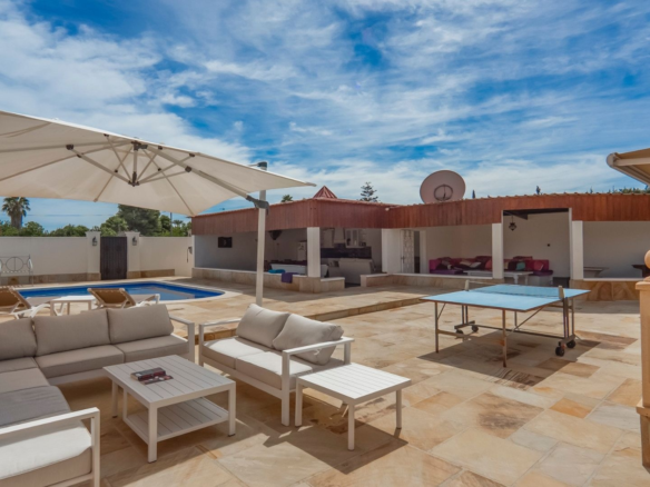 6-bedroom Detached Villa In Heredades, Spain (299 M²)