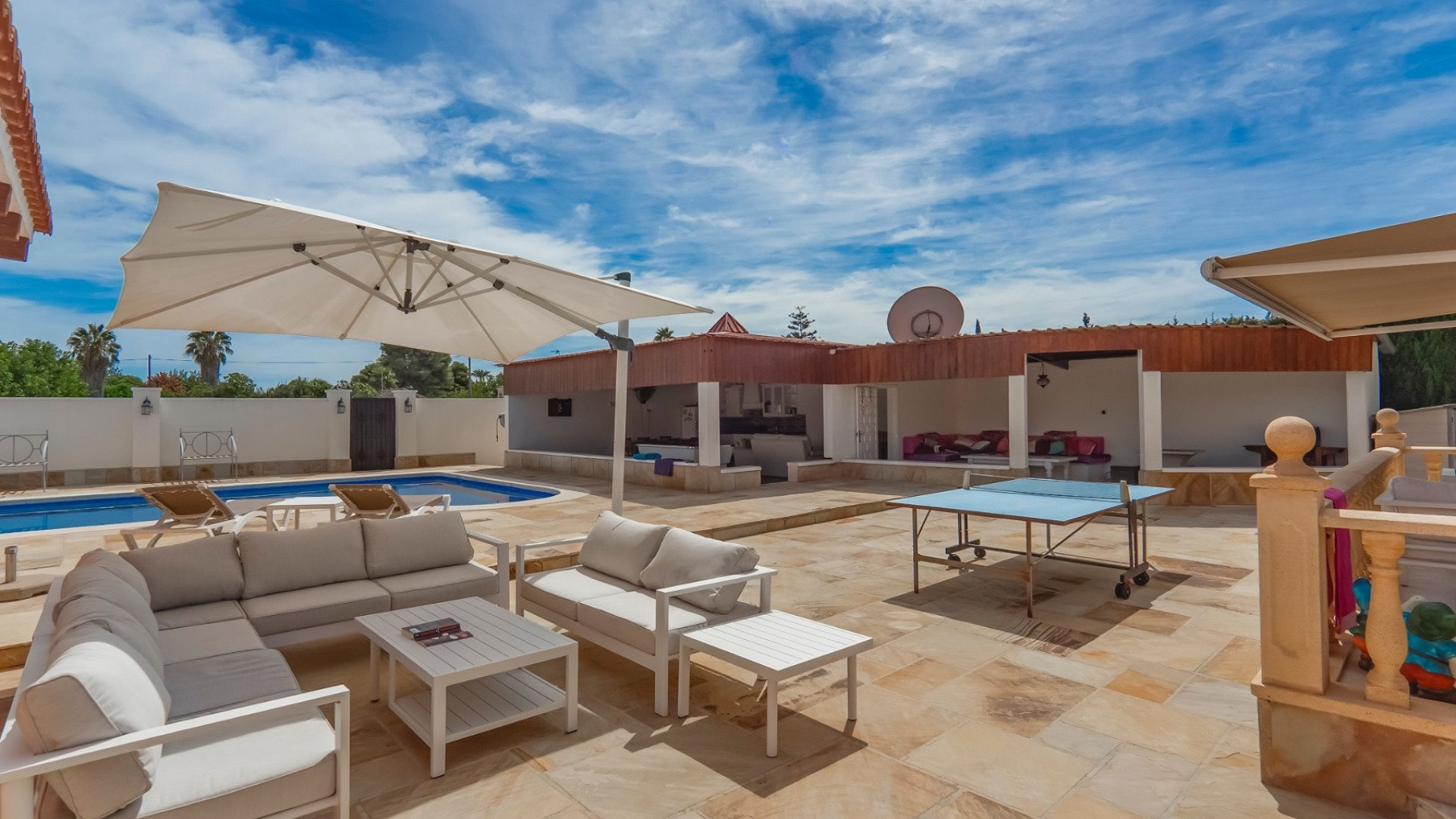 6-bedroom Detached Villa In Heredades, Spain (299 M²)