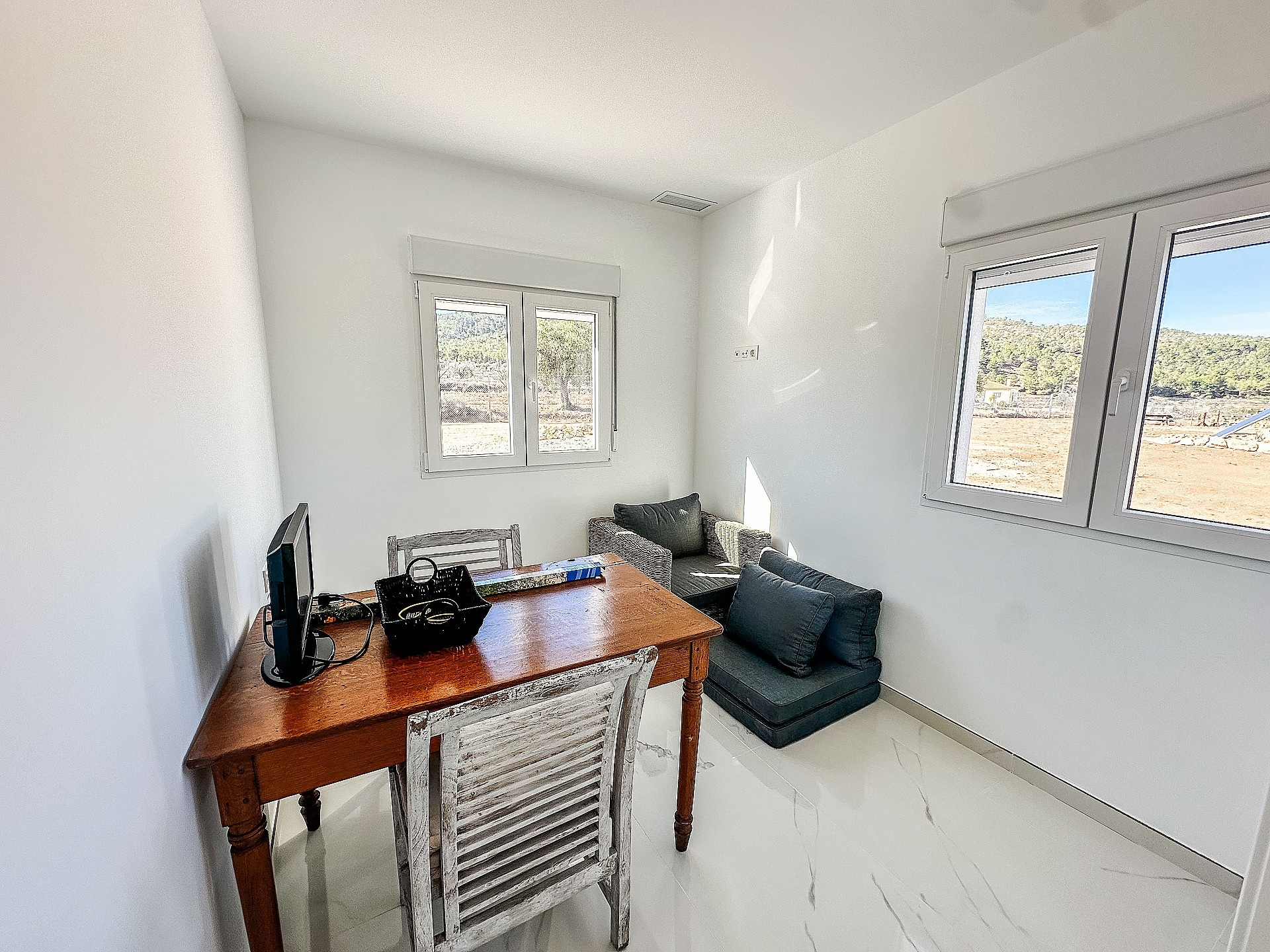 4-bedroom Detached Villa In Sax, Spain (180 M²)