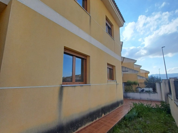 4-bedroom Townhouse In Pinoso, Spain (159 M²)