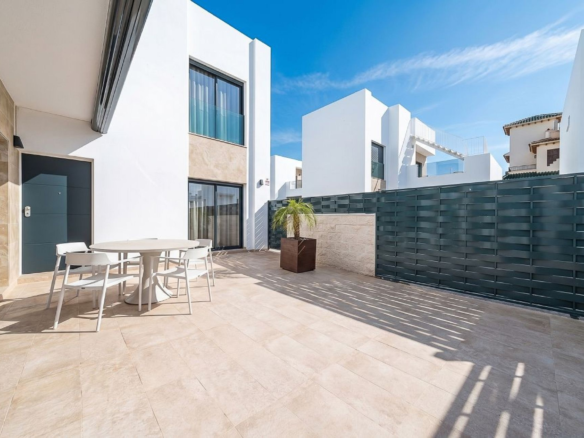 3-bedroom Detached Villa In Cuidad Quesada, Spain (116 M²)
