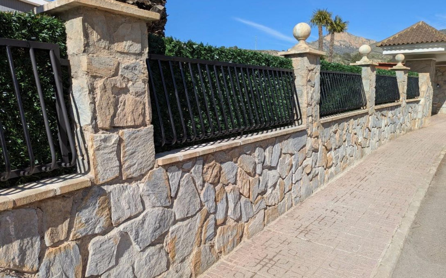 6-bedroom Detached Villa In Petrer, Spain (339 M²)