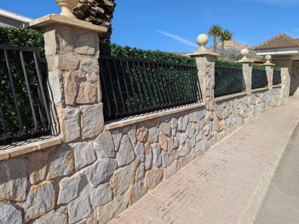 6-bedroom Detached Villa In Petrer, Spain (339 M²)