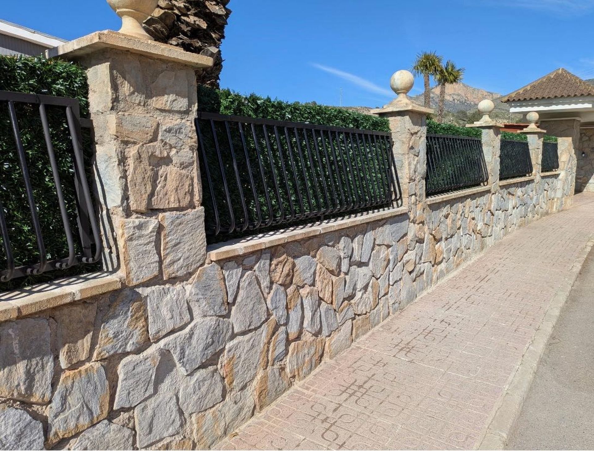 6-bedroom Detached Villa In Petrer, Spain (339 M²)