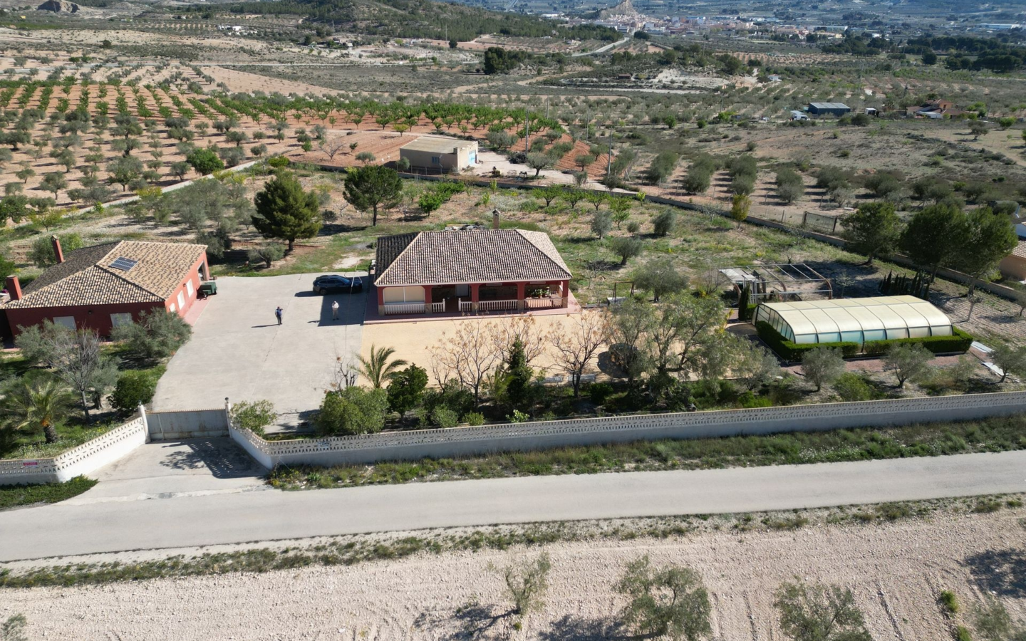 8-bedroom Detached Villa In Sax, Spain (325 M²)