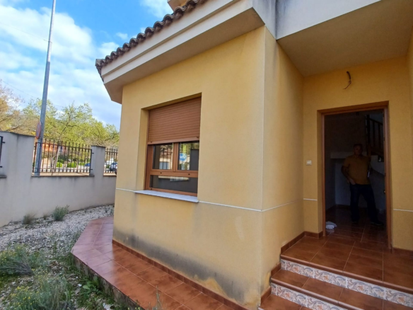 4-bedroom Townhouse In Pinoso, Spain (159 M²)