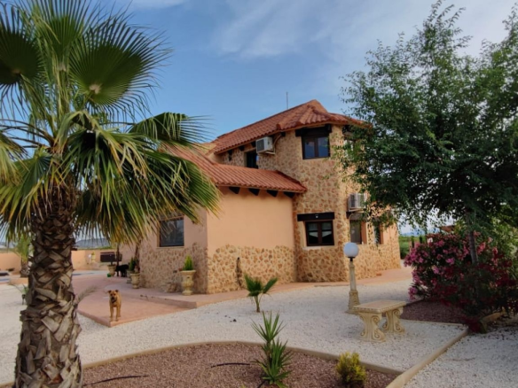 5-bedroom Detached Villa In Pinoso, Spain (300 M²)