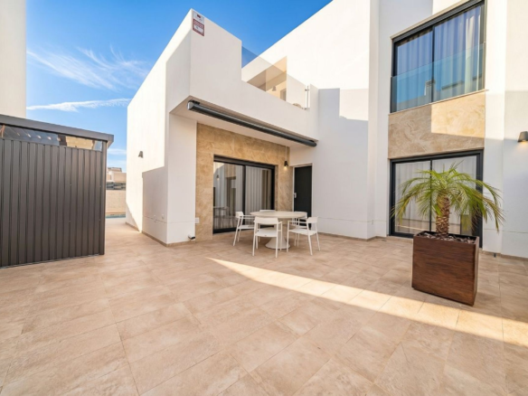 3-bedroom Detached Villa In Cuidad Quesada, Spain (116 M²)