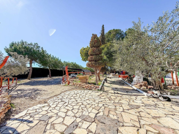 6-bedroom Country House In Pinoso, Spain (291 M²)